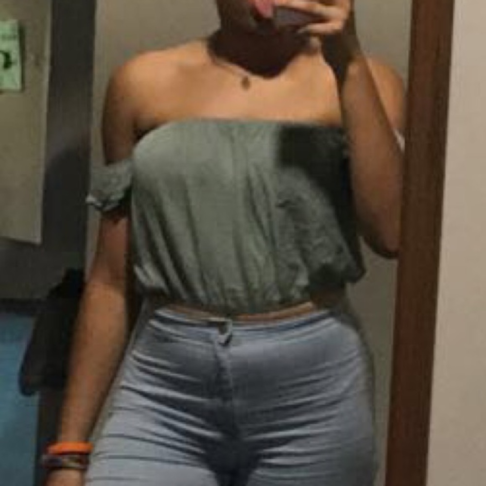Olive Green Ruffle Crop Top - Picture 2 of 3